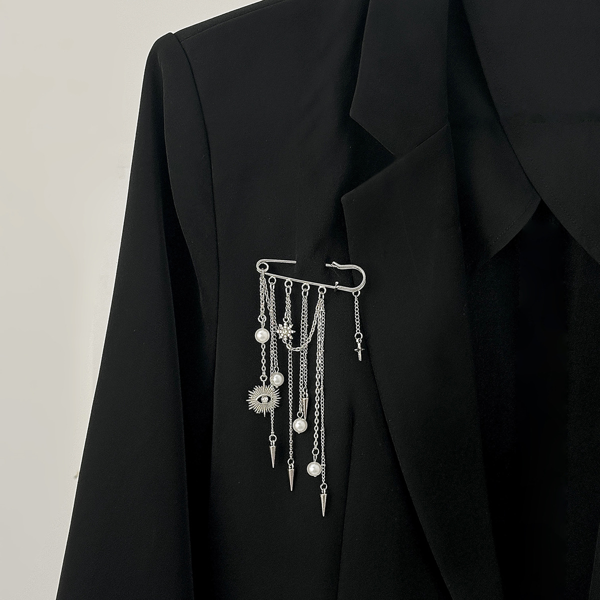 Women'S Formal Wear Accessories - เข็มกลัดมุกเทียม เข็มกลัดรูปทรงหรูหรา เข็มกลัดรูปตาปีศาจ เข็มกลัดโลหะผสมเหล็ก เครื่องประดับสำหรับกางเกง ชุดทางการ